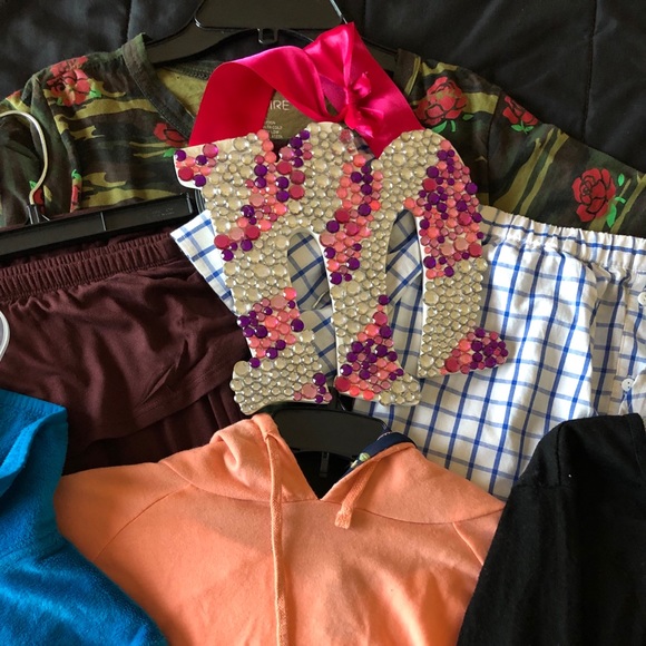CHEAP BUNDLE OF CLOTHES 💕 - Picture 1 of 7